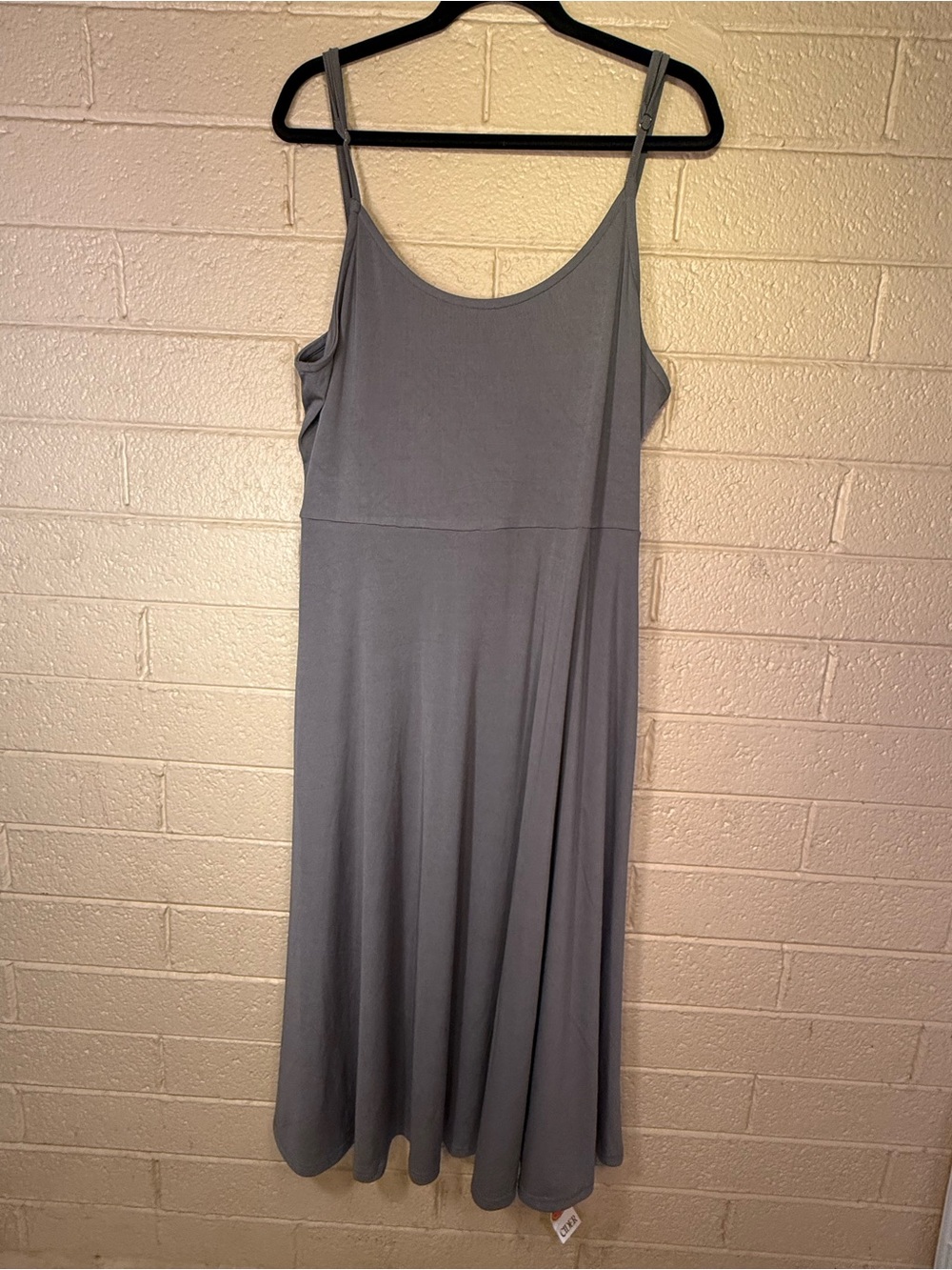 Ciber Scoop Neck Spaghetti Strap Midi Dress in Slate Gray